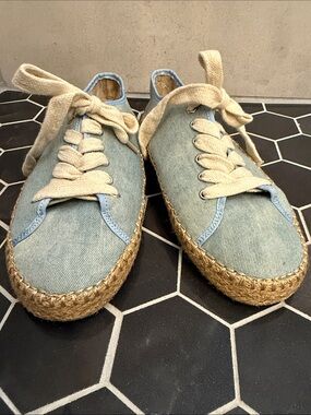 EMU Australia Denim Espadrille Closed Toe Sneakers Light Blue Canvas Lace Up
